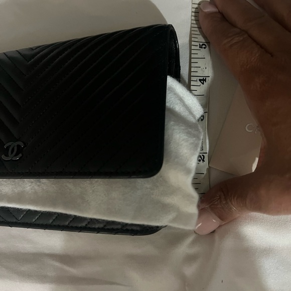 Chanel black on black wallet on a chain bag - Picture 11 of 15